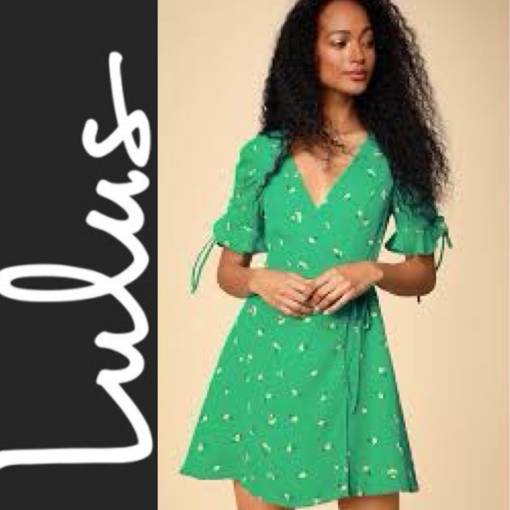 NEW LULUS FLORAL FANTASY GREEN FLORAL PRINT RUFFLE WRAP DRESS SEMI PUFF SLEEVE